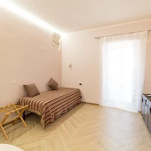 https://la-casa-nel-cortile-cefalu.sicilyhotelsitaly.net